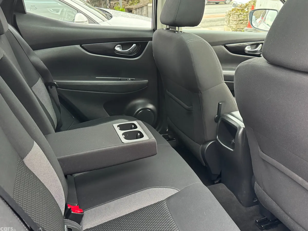 Nissan Qashqai MPV, Diesel, 2019, Grey