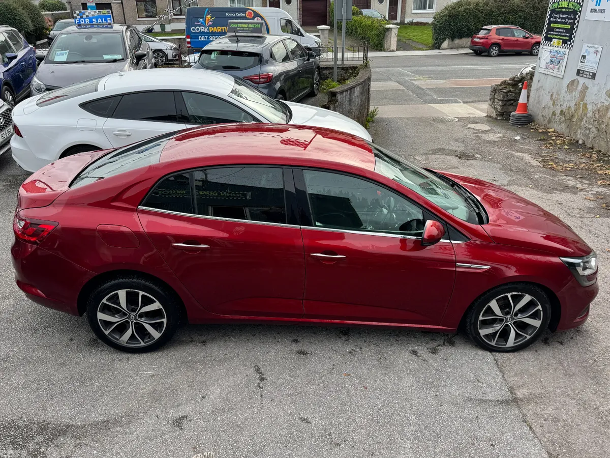 Renault Megane Saloon, Diesel, 2017, Red