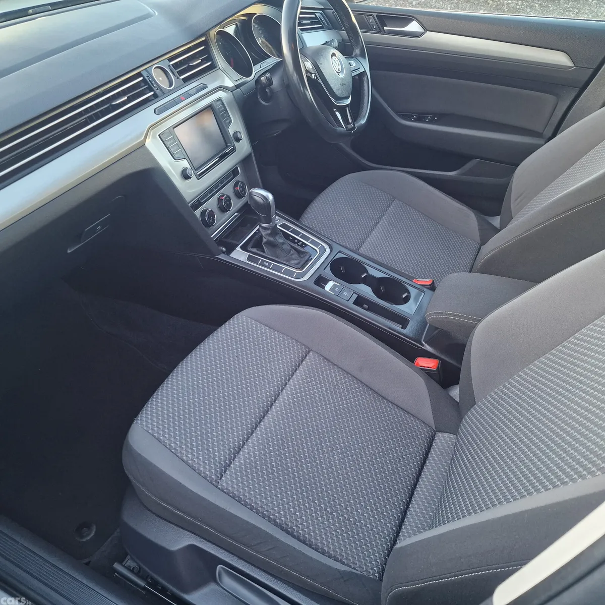 Volkswagen Passat Saloon, Diesel, 2017, Grey