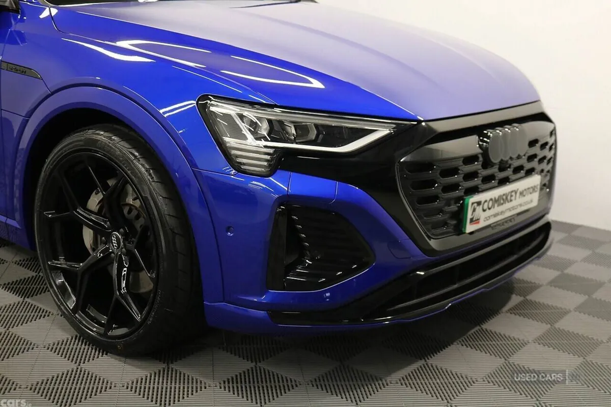 Audi Q8 SUV, Electric, 2024, Blue