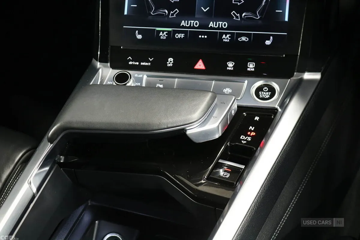 Audi Q8 SUV, Electric, 2024, Blue