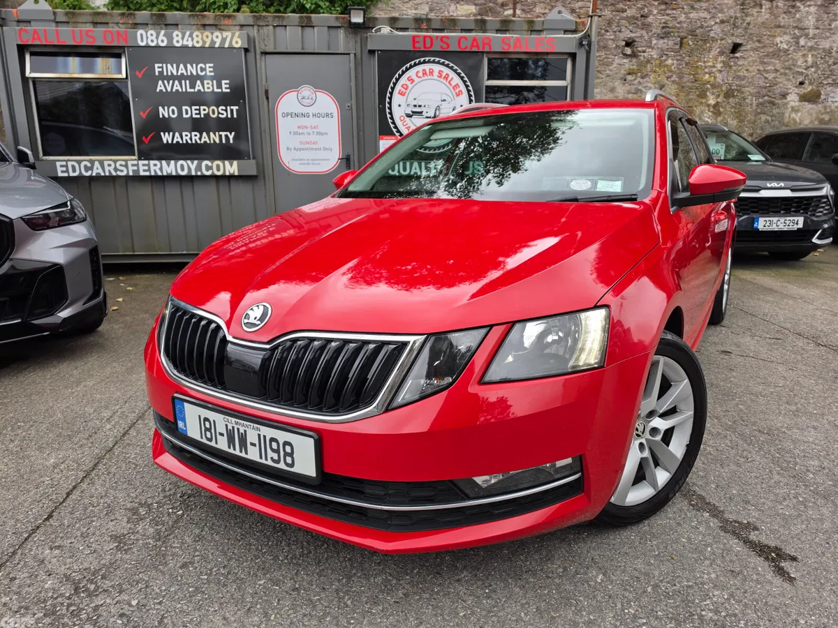 Skoda Octavia Estate, Petrol, 2018, Red
