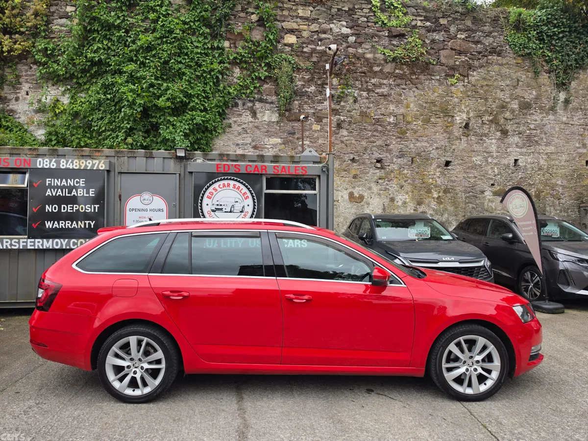 Skoda Octavia Estate, Petrol, 2018, Red