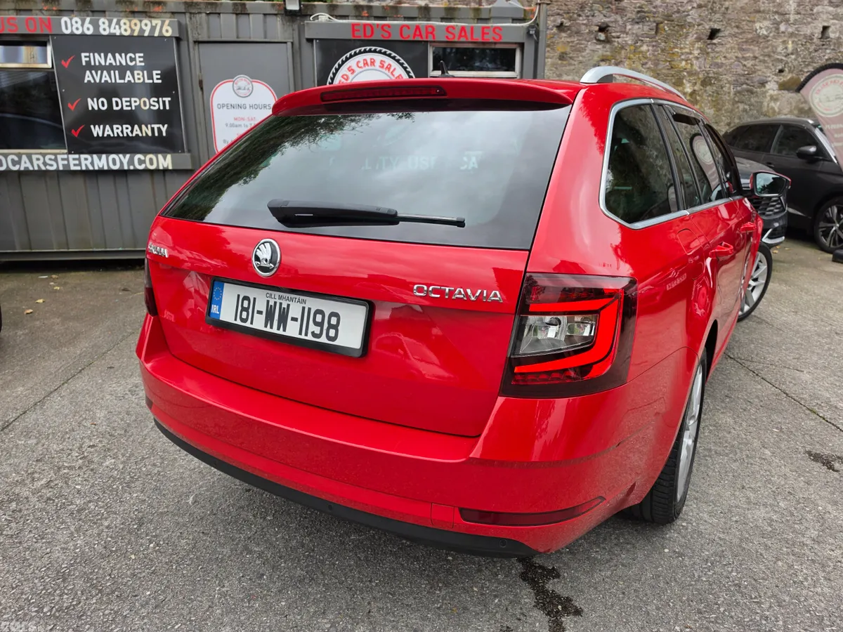Skoda Octavia Estate, Petrol, 2018, Red
