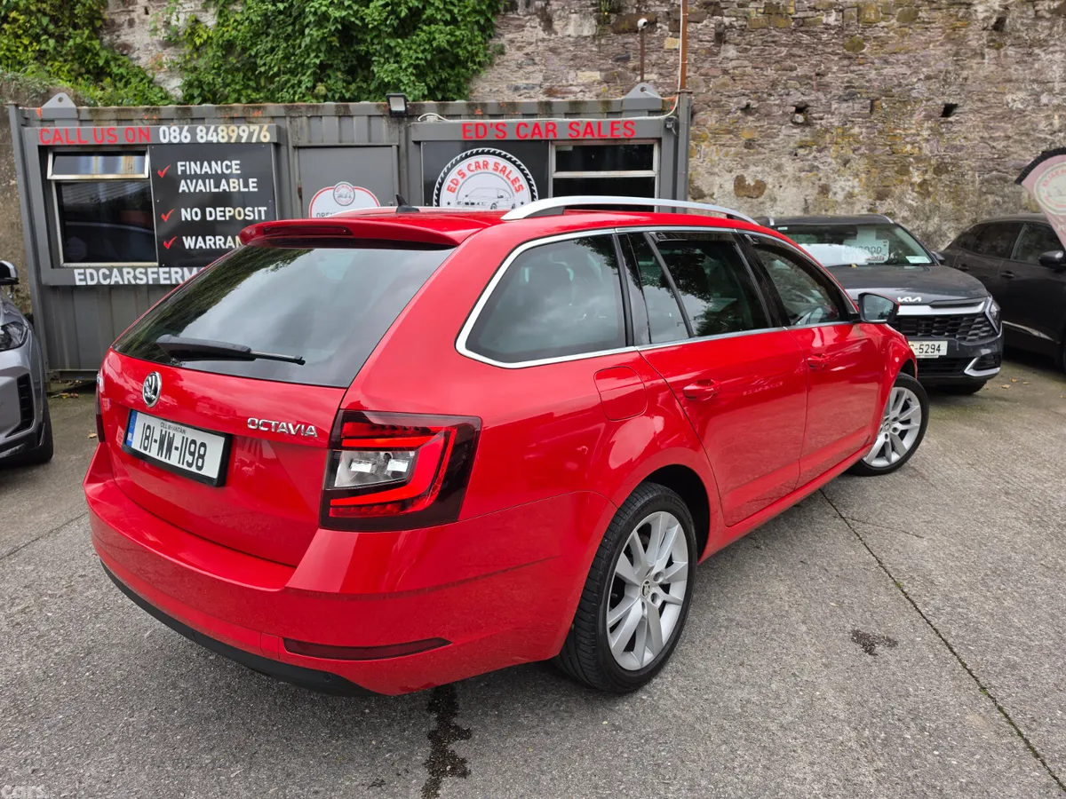Skoda Octavia Estate, Petrol, 2018, Red