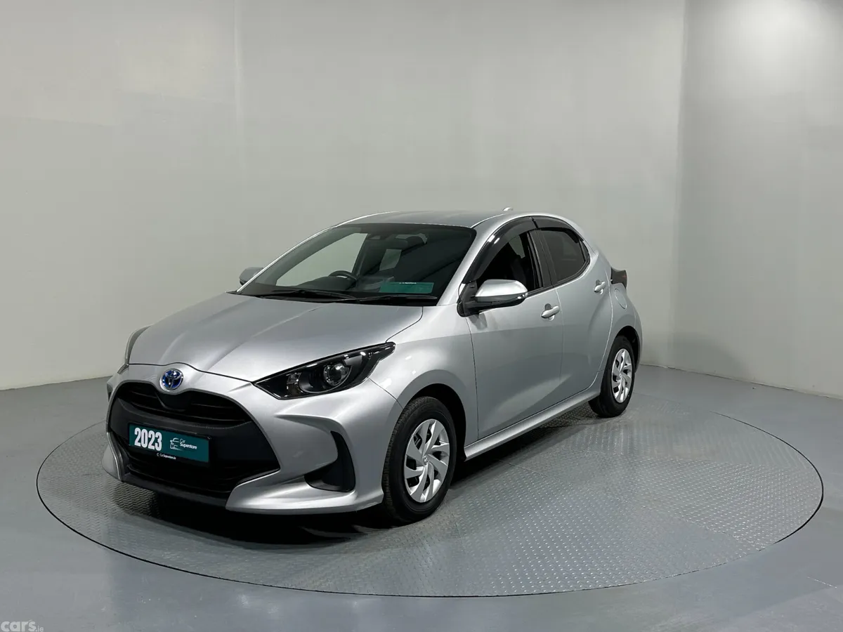 Toyota Yaris Hatchback, Petrol Hybrid, 2023, Silver