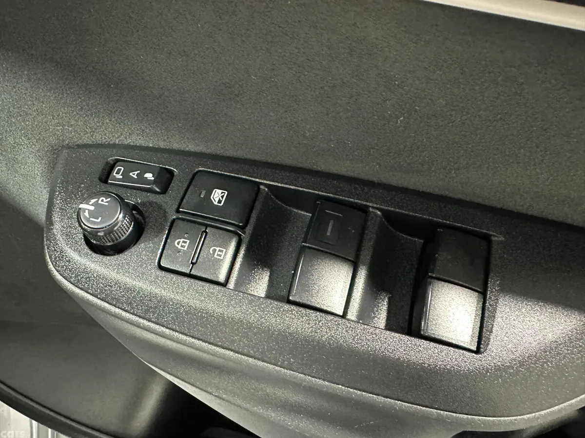Toyota Yaris Hatchback, Petrol Hybrid, 2023, Silver
