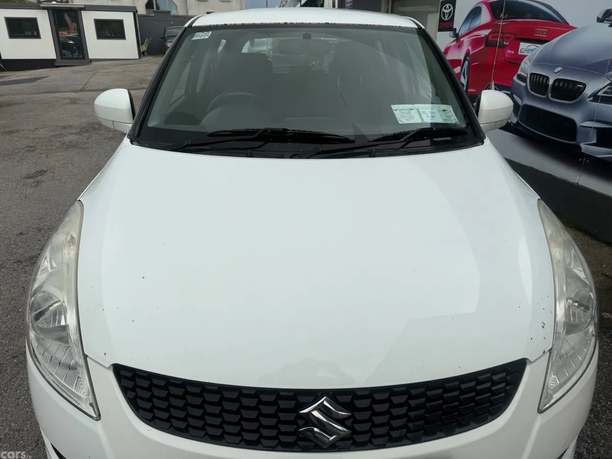Suzuki Swift Hatchback, Petrol, 2012, White