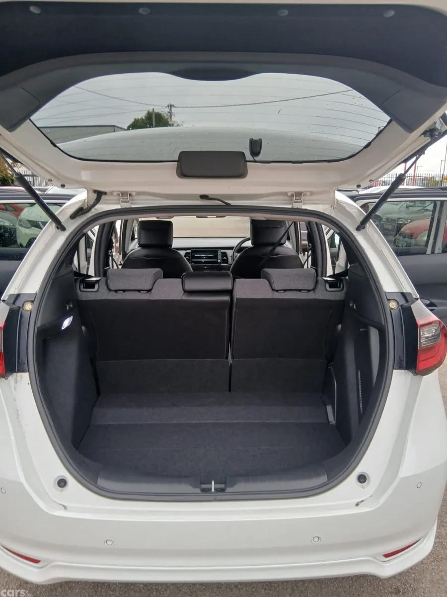 Honda Fit Hatchback, Petrol Hybrid, 2021, White