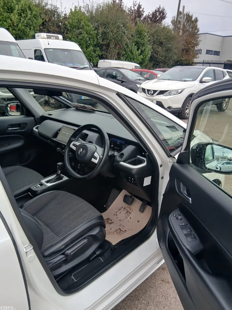 Honda Fit Hatchback, Petrol Hybrid, 2021, White