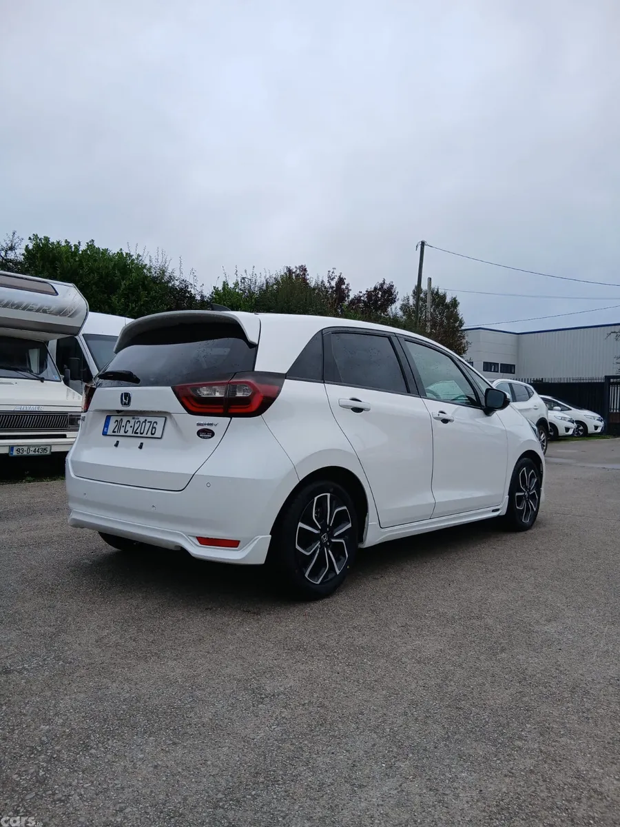 Honda Fit Hatchback, Petrol Hybrid, 2021, White