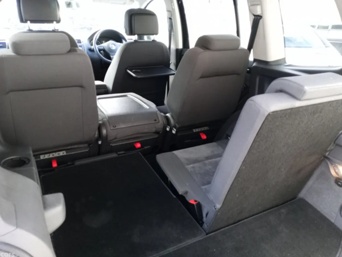 Volkswagen Touran MPV, Petrol, 2014, Black