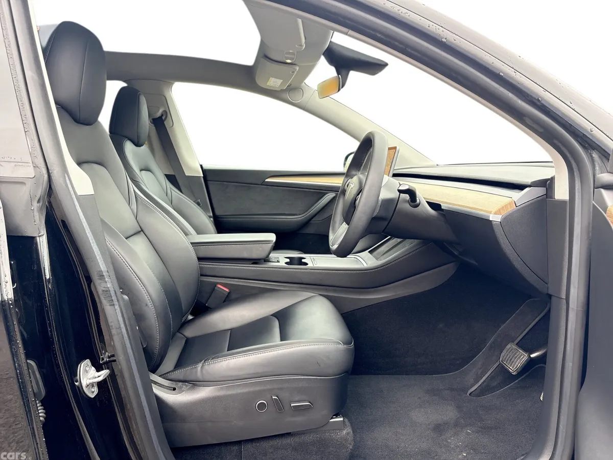Tesla Model Y Hatchback, Electric, 2023, Black