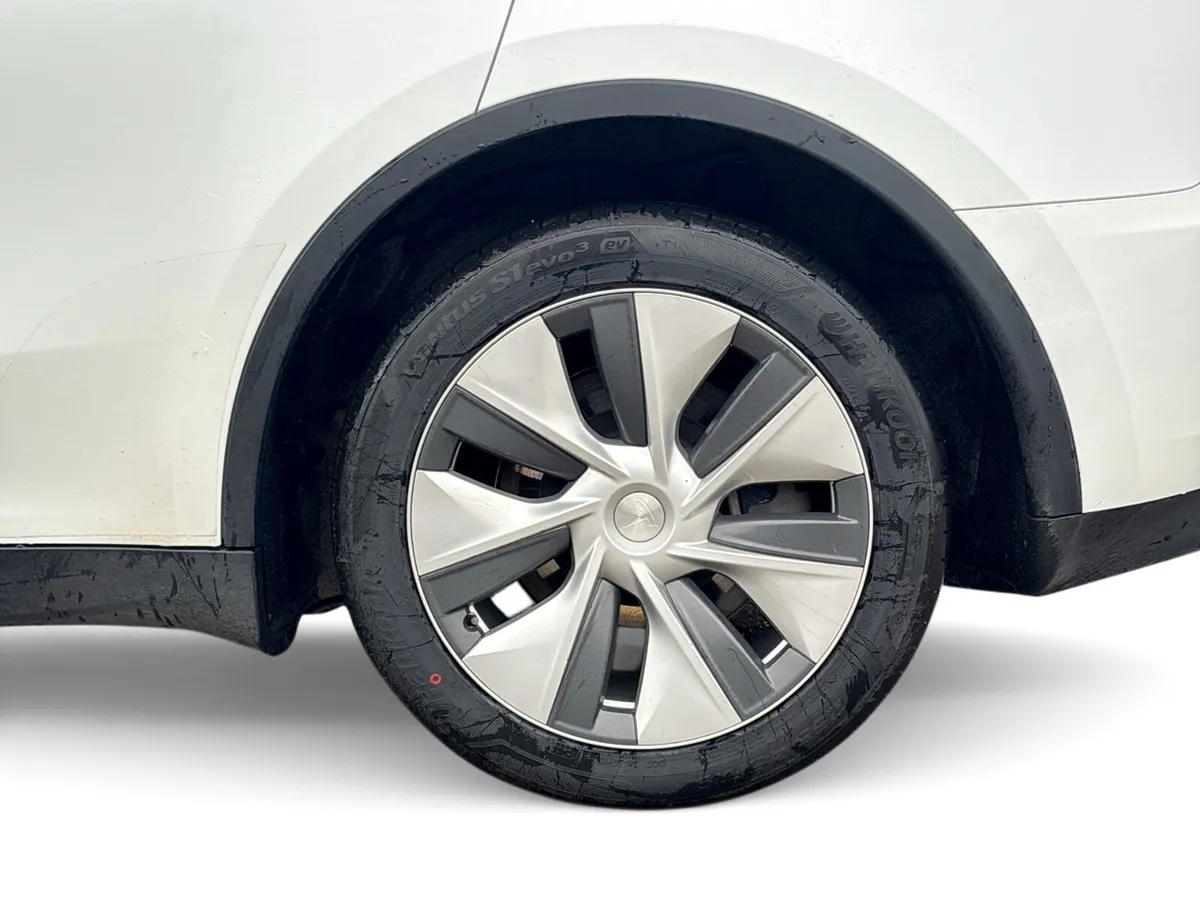 Tesla Model Y MPV, Electric, 2023, White