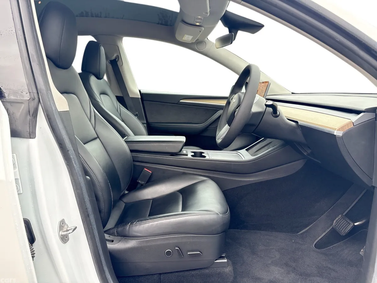 Tesla Model Y MPV, Electric, 2023, White