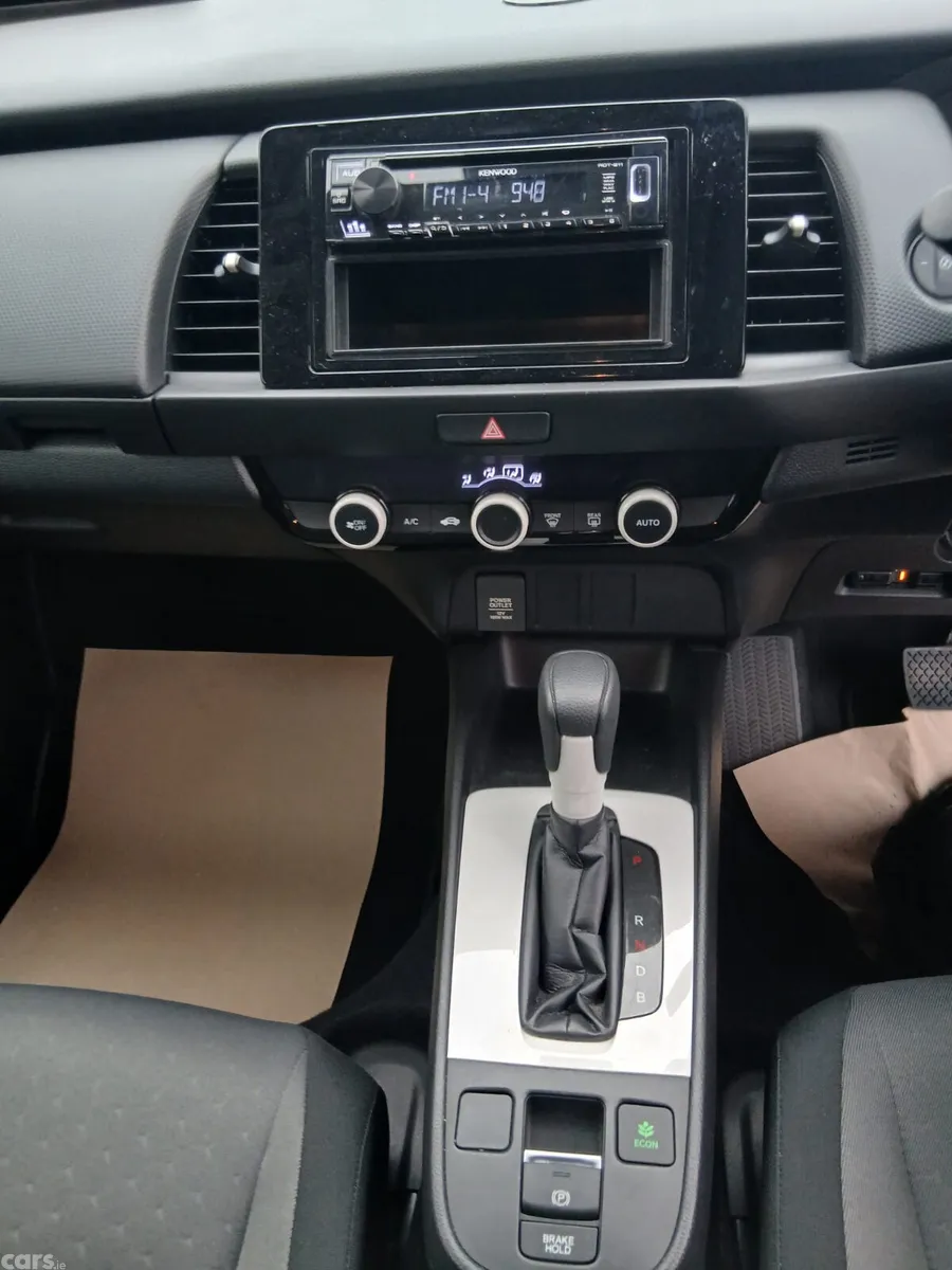 Honda Fit Hatchback, Petrol Hybrid, 2021, Silver