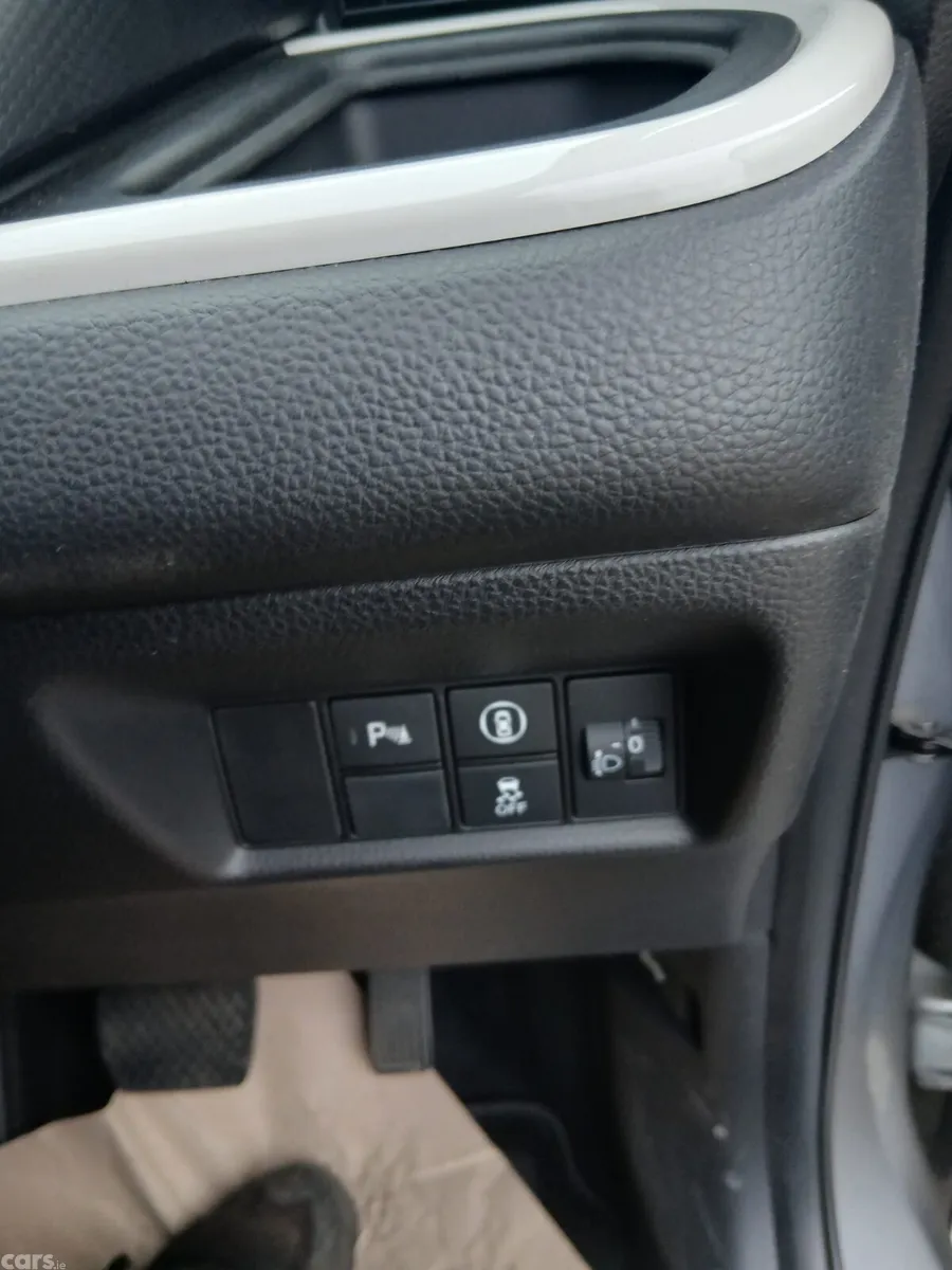 Honda Fit Hatchback, Petrol Hybrid, 2021, Silver