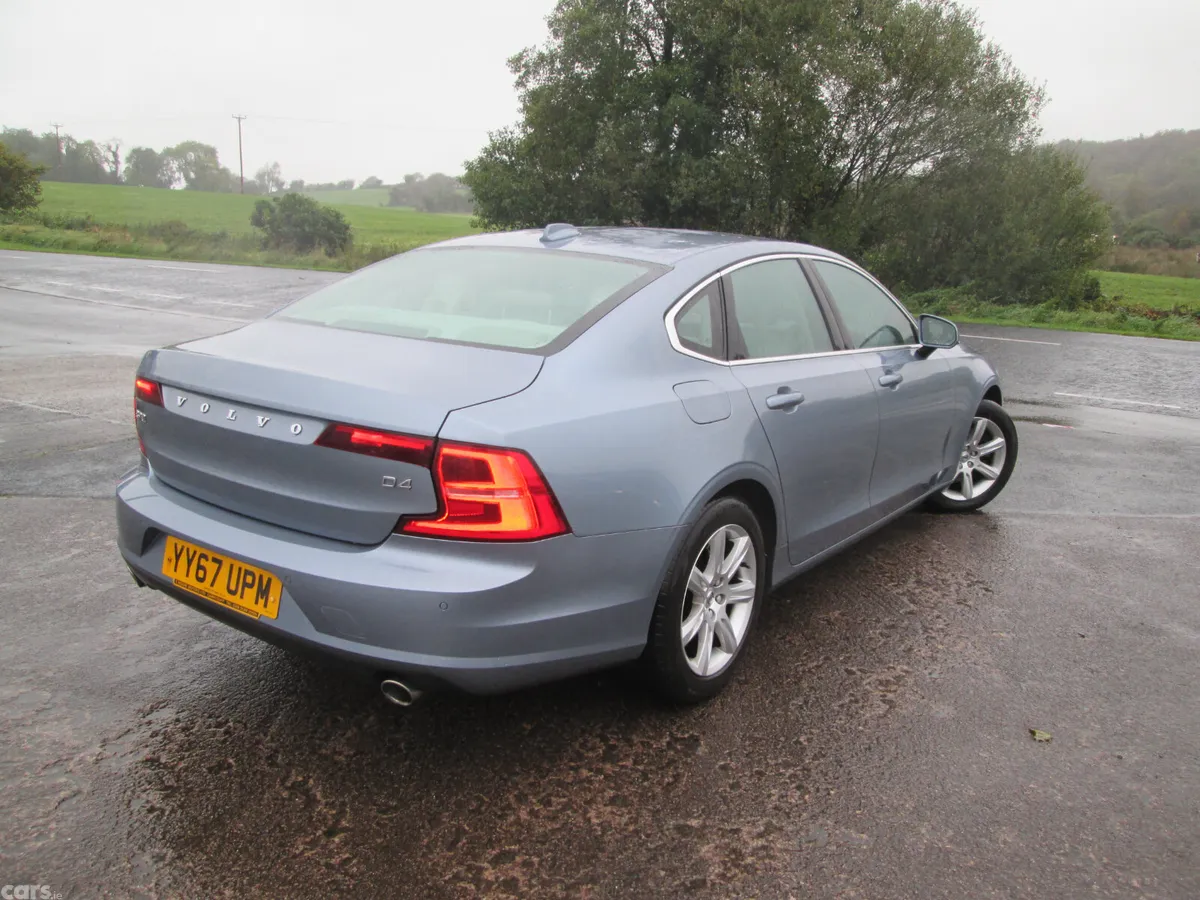Volvo S90 Saloon, Diesel, 2017, Blue