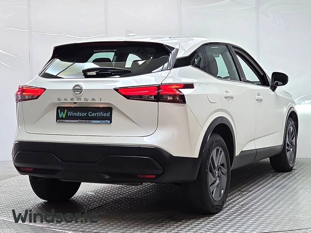 Nissan Qashqai MPV, Petrol, 2022, White