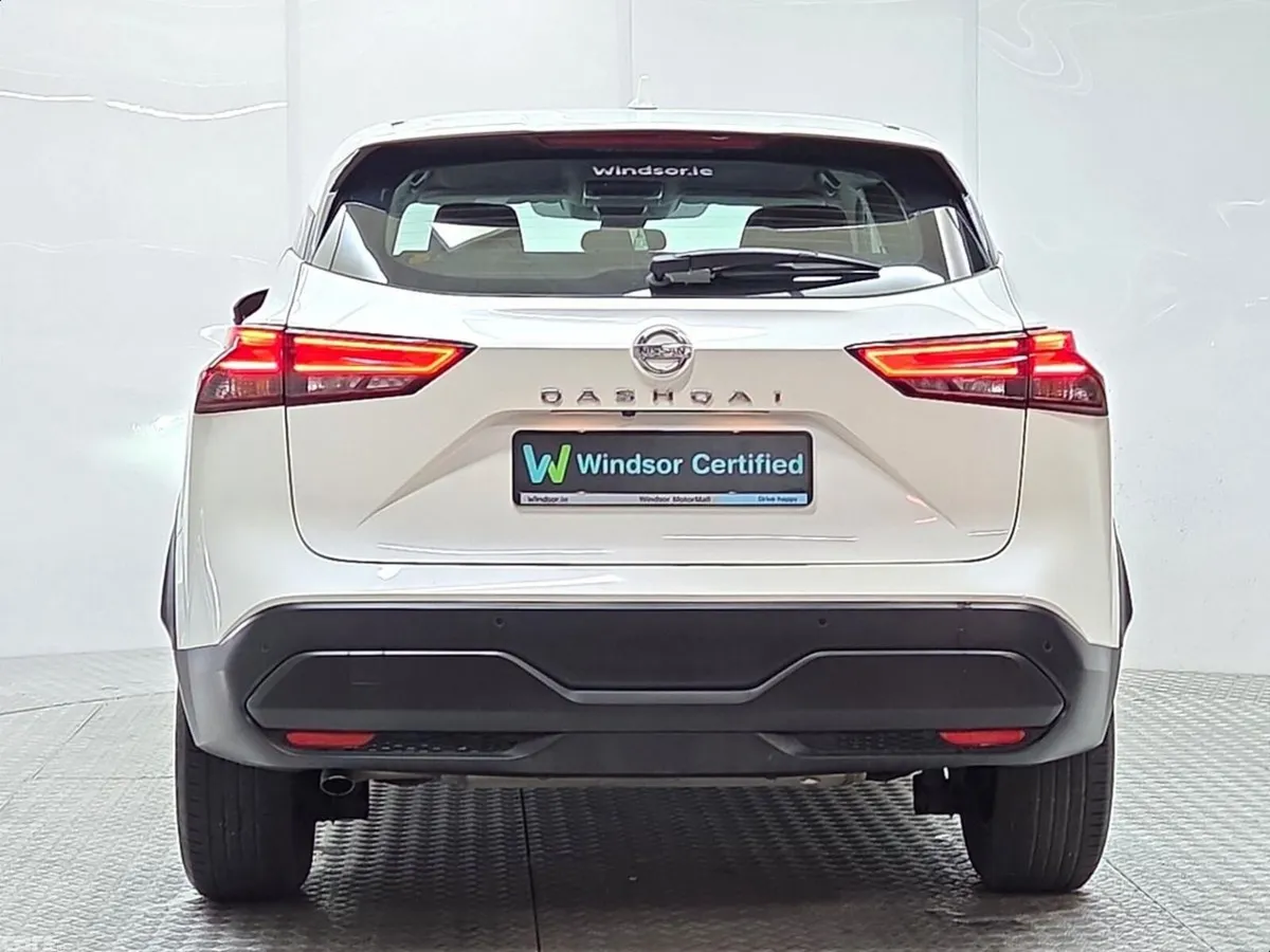 Nissan Qashqai MPV, Petrol, 2022, White