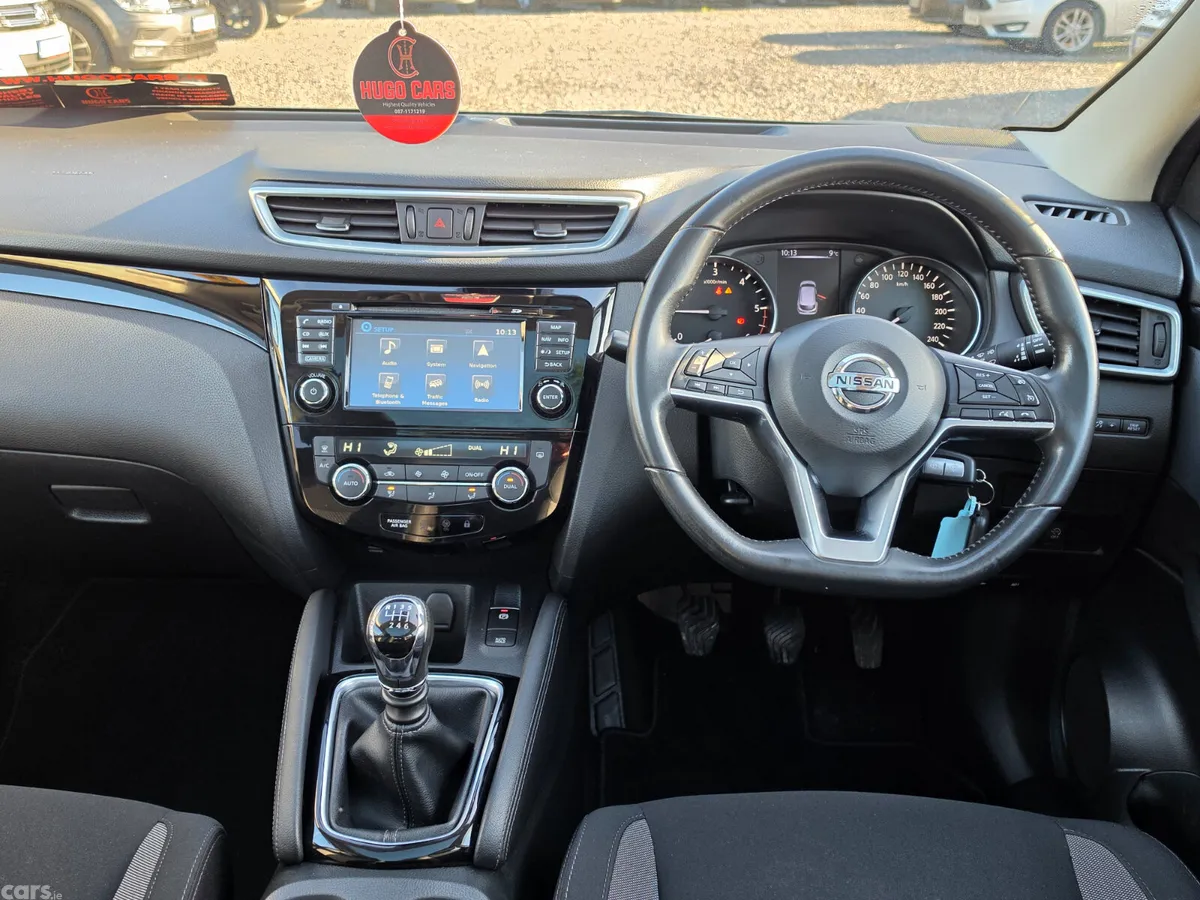 Nissan Qashqai MPV, Diesel, 2018, Brown