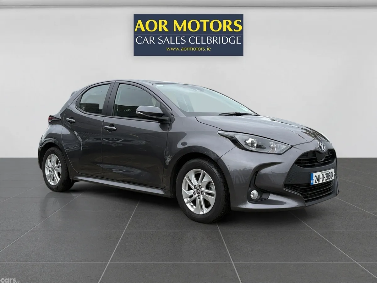 Toyota Yaris Hatchback, Petrol Hybrid, 2024, Grey