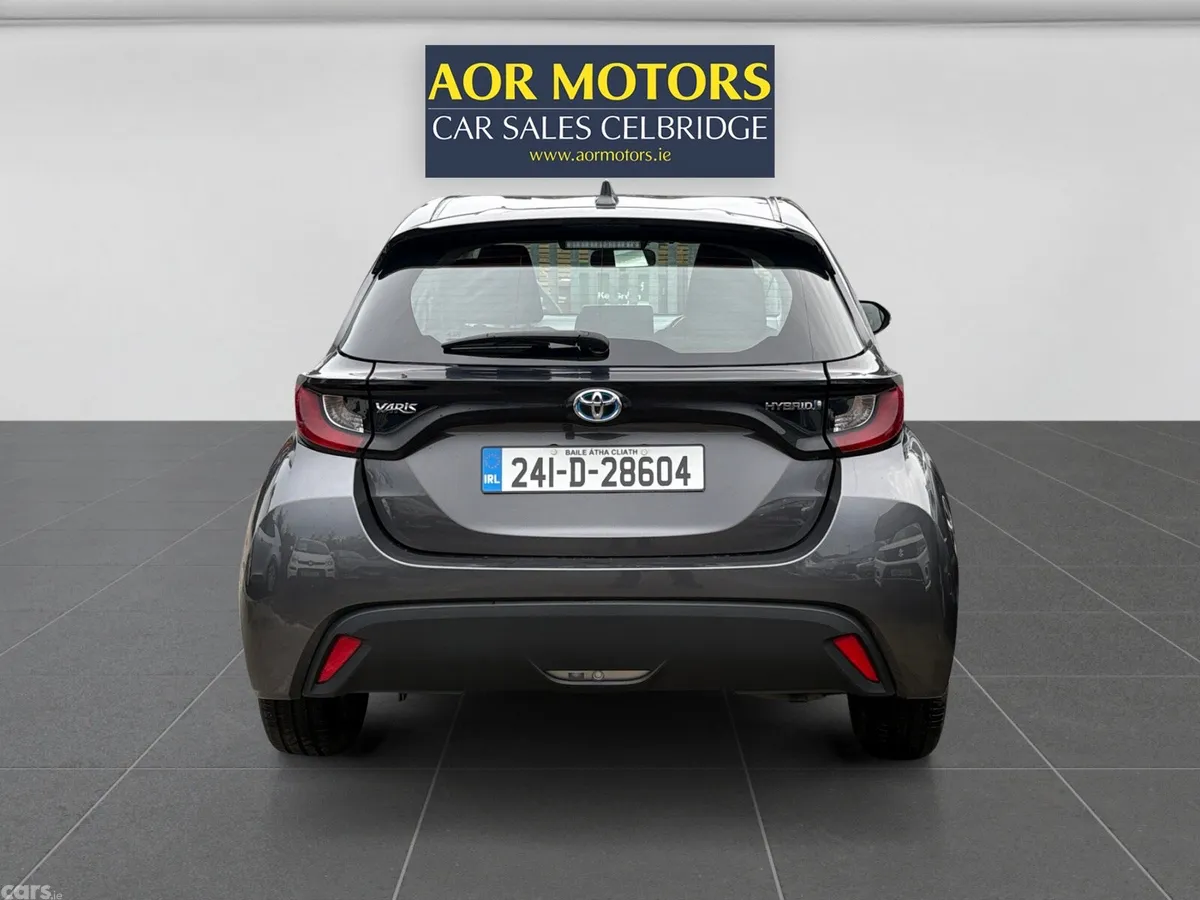 Toyota Yaris Hatchback, Petrol Hybrid, 2024, Grey