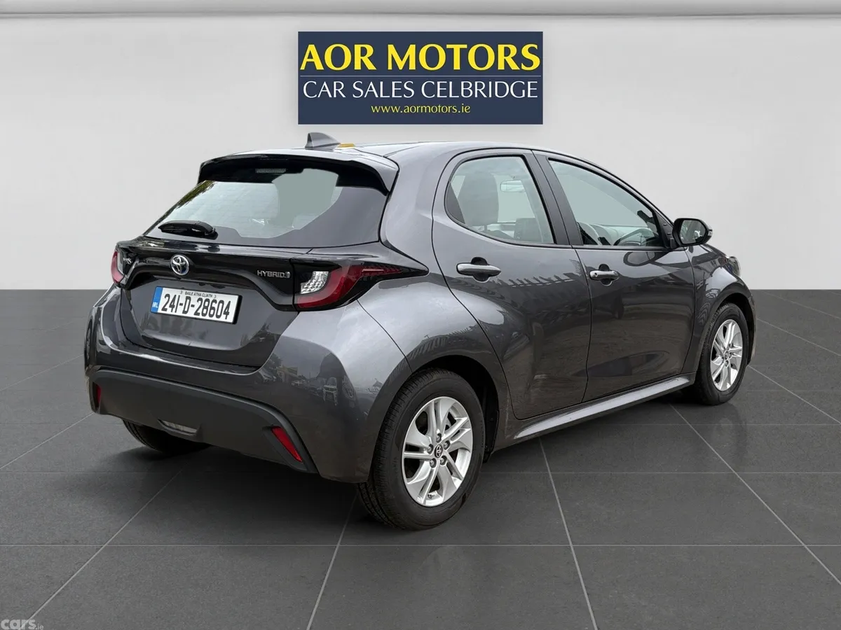 Toyota Yaris Hatchback, Petrol Hybrid, 2024, Grey