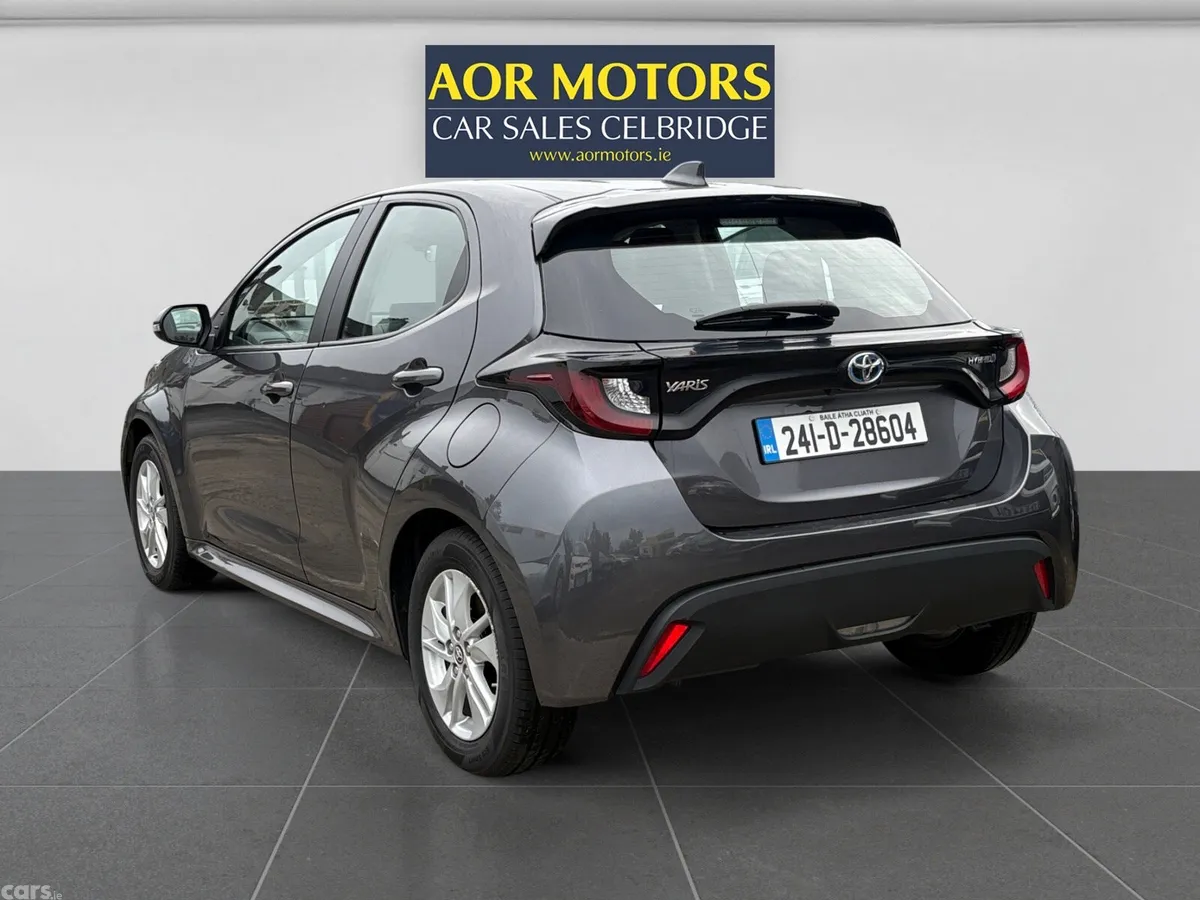 Toyota Yaris Hatchback, Petrol Hybrid, 2024, Grey