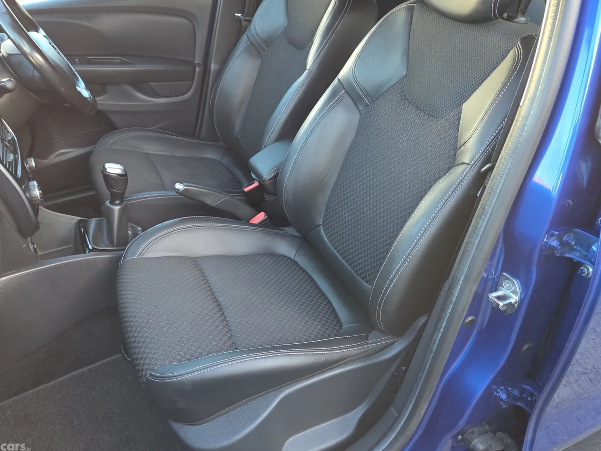 Renault Clio Hatchback, Petrol, 2018, Blue