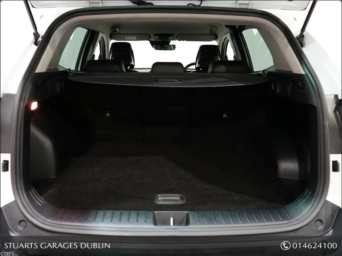 Kia Sportage MPV, Petrol Plug-in Hybrid, 2023, White
