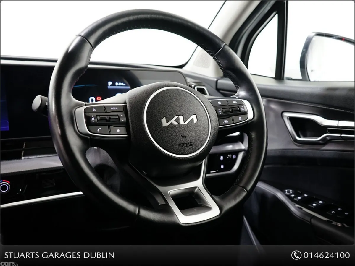 Kia Sportage MPV, Petrol Plug-in Hybrid, 2023, White