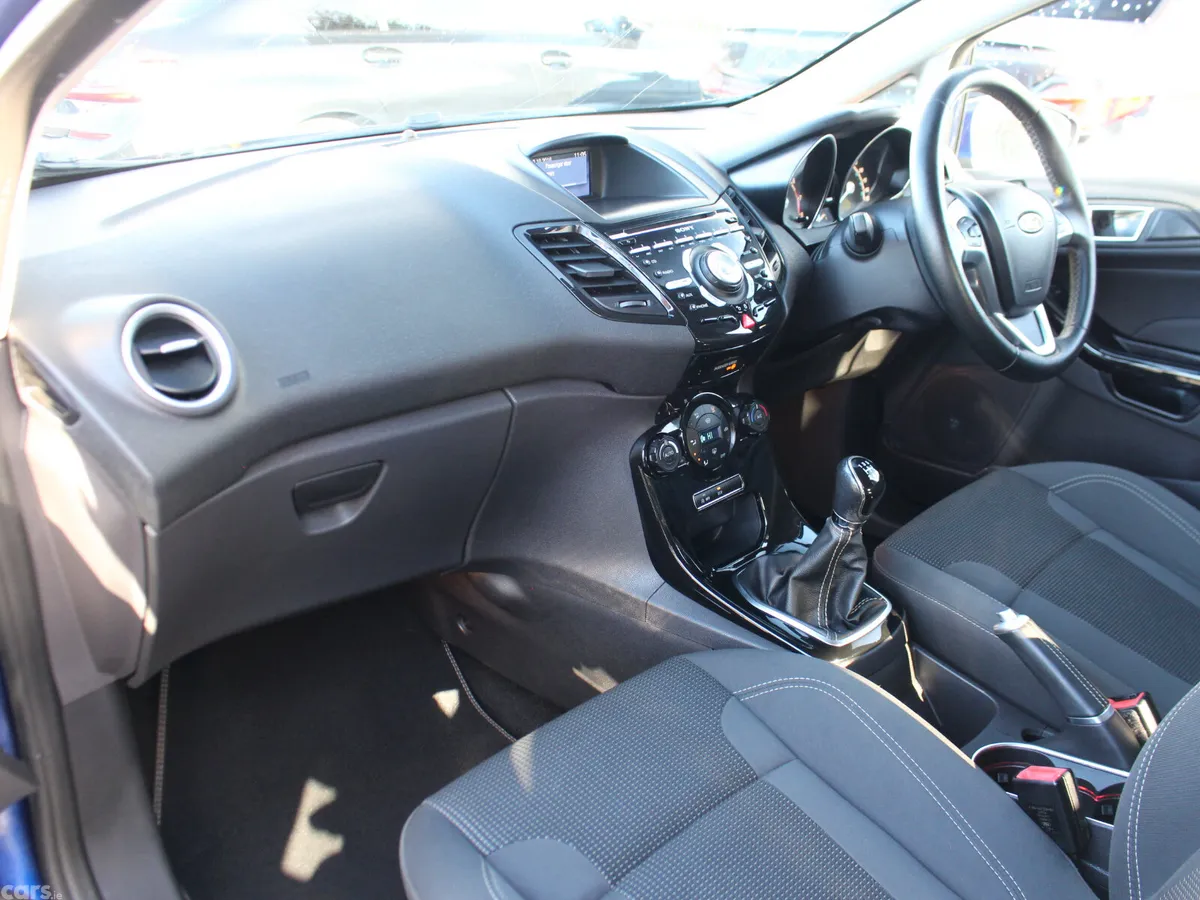 Ford Fiesta Hatchback, Petrol, 2016, Blue