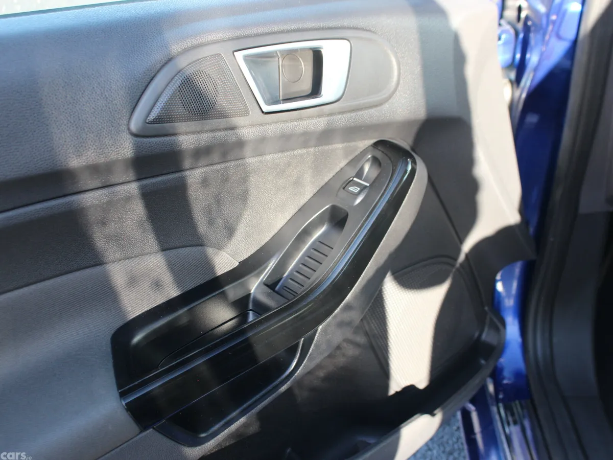 Ford Fiesta Hatchback, Petrol, 2016, Blue