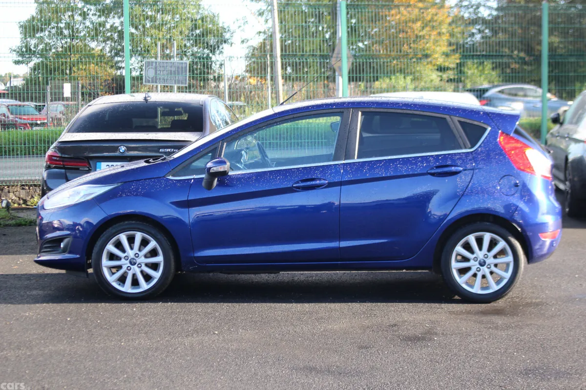 Ford Fiesta Hatchback, Petrol, 2016, Blue