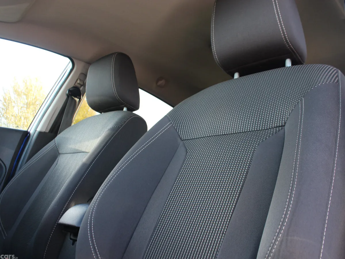 Ford Fiesta Hatchback, Petrol, 2016, Blue
