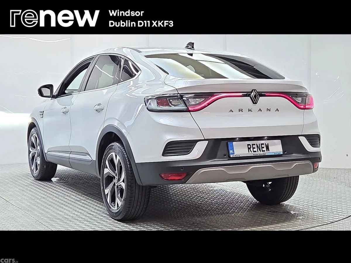 Renault Arkana Hatchback, Petrol Hybrid, 2025, White