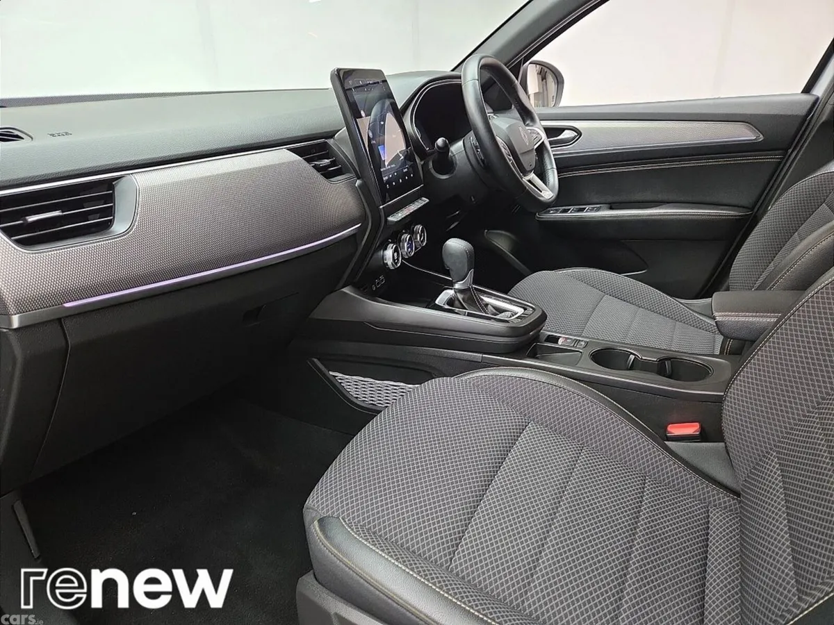 Renault Arkana Hatchback, Petrol Hybrid, 2025, White
