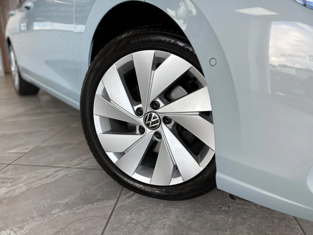 Volkswagen Golf Hatchback, Petrol, 2025, Blue