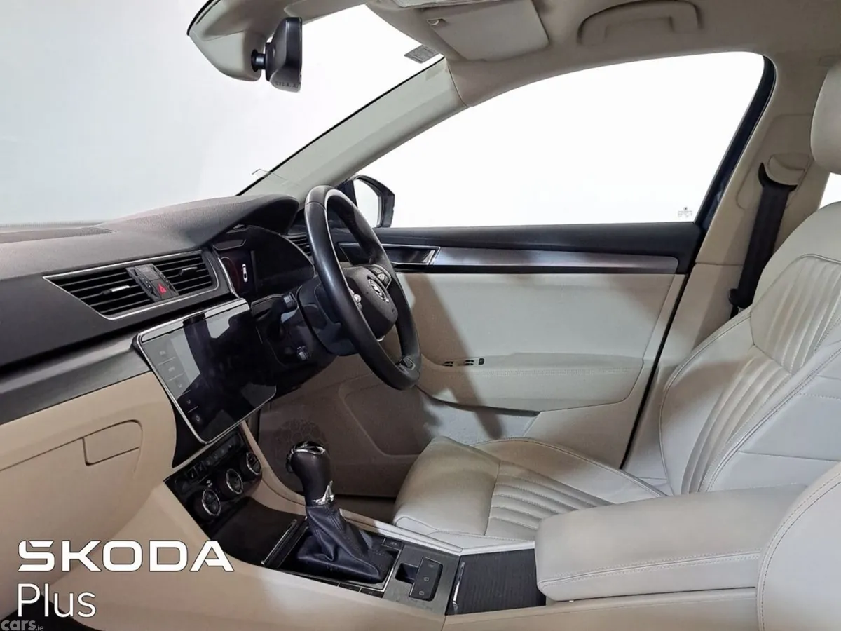 Skoda Superb Saloon, Diesel, 2023, Blue