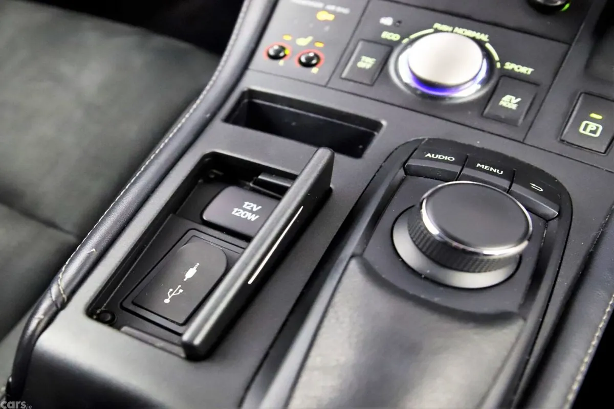 Lexus CT Hatchback, Petrol Hybrid, 2018, Blue