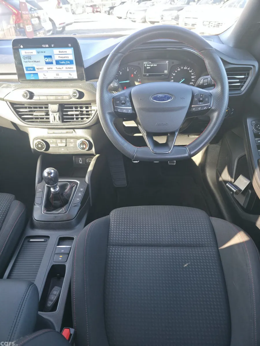Ford Focus Hatchback, Diesel, 2020, Red