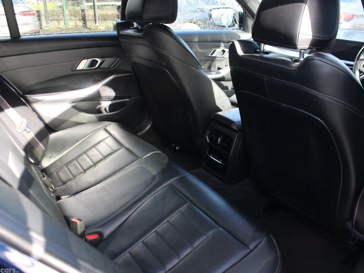 BMW 3-Series Saloon, Petrol Hybrid, 2022, Blue