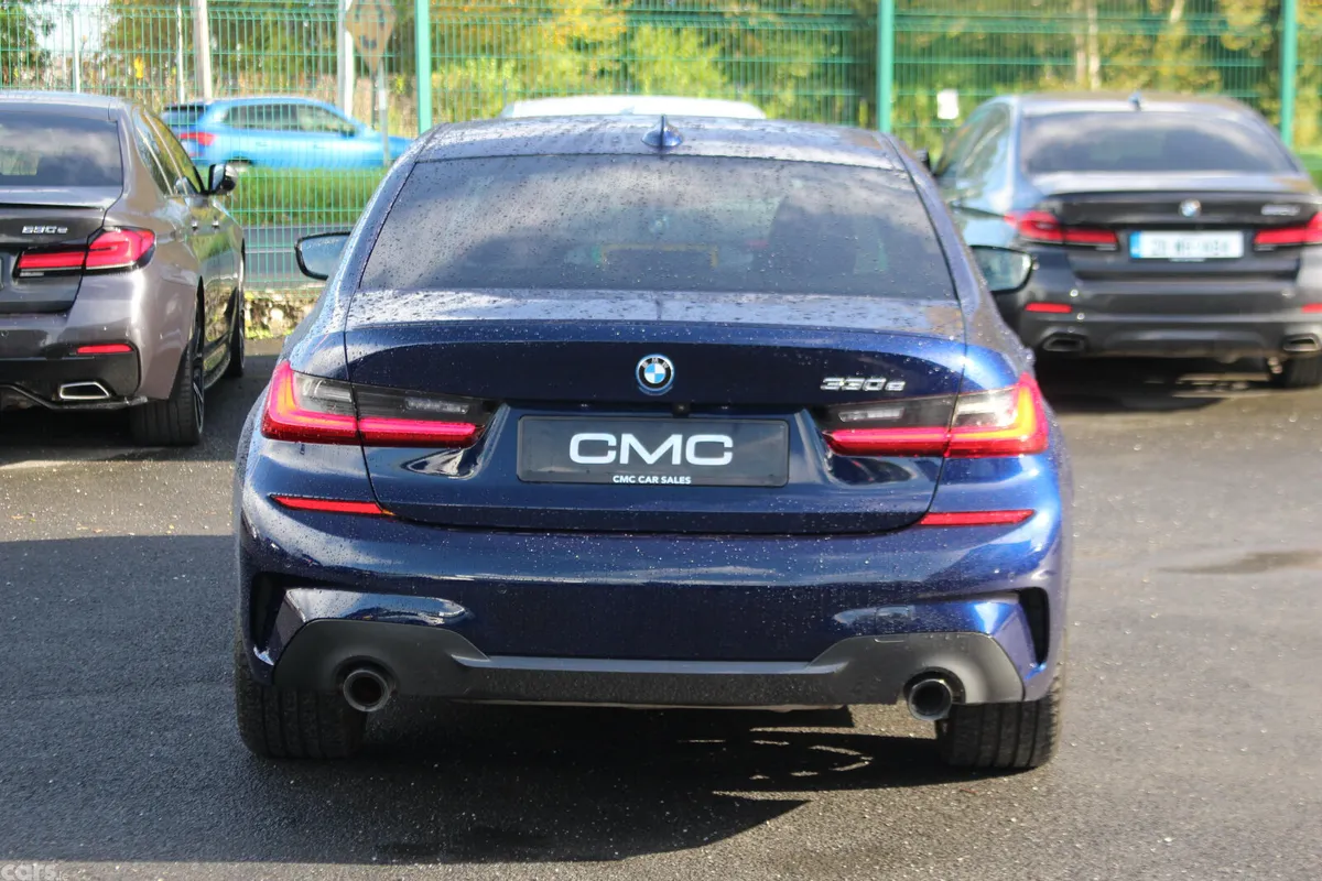 BMW 3-Series Saloon, Petrol Hybrid, 2022, Blue