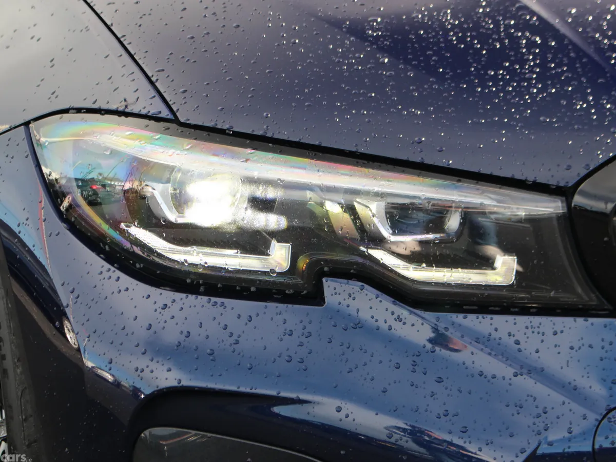 BMW 3-Series Saloon, Petrol Hybrid, 2022, Blue