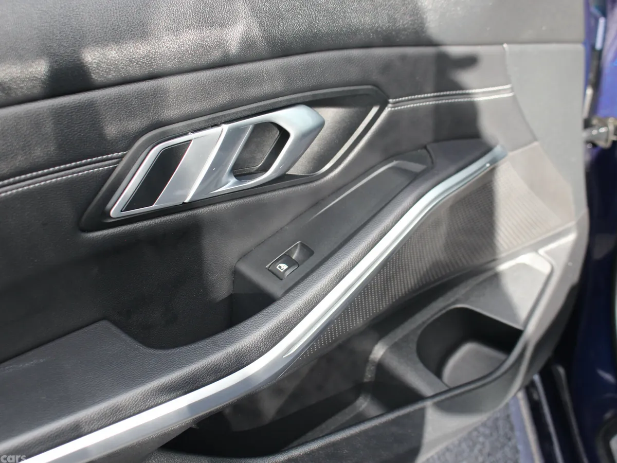 BMW 3-Series Saloon, Petrol Hybrid, 2022, Blue