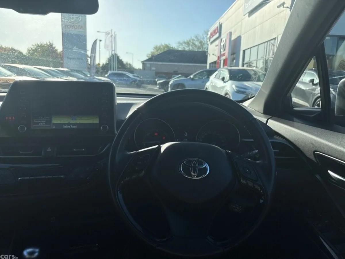 Toyota C-HR SUV, Petrol Hybrid, 2022, White