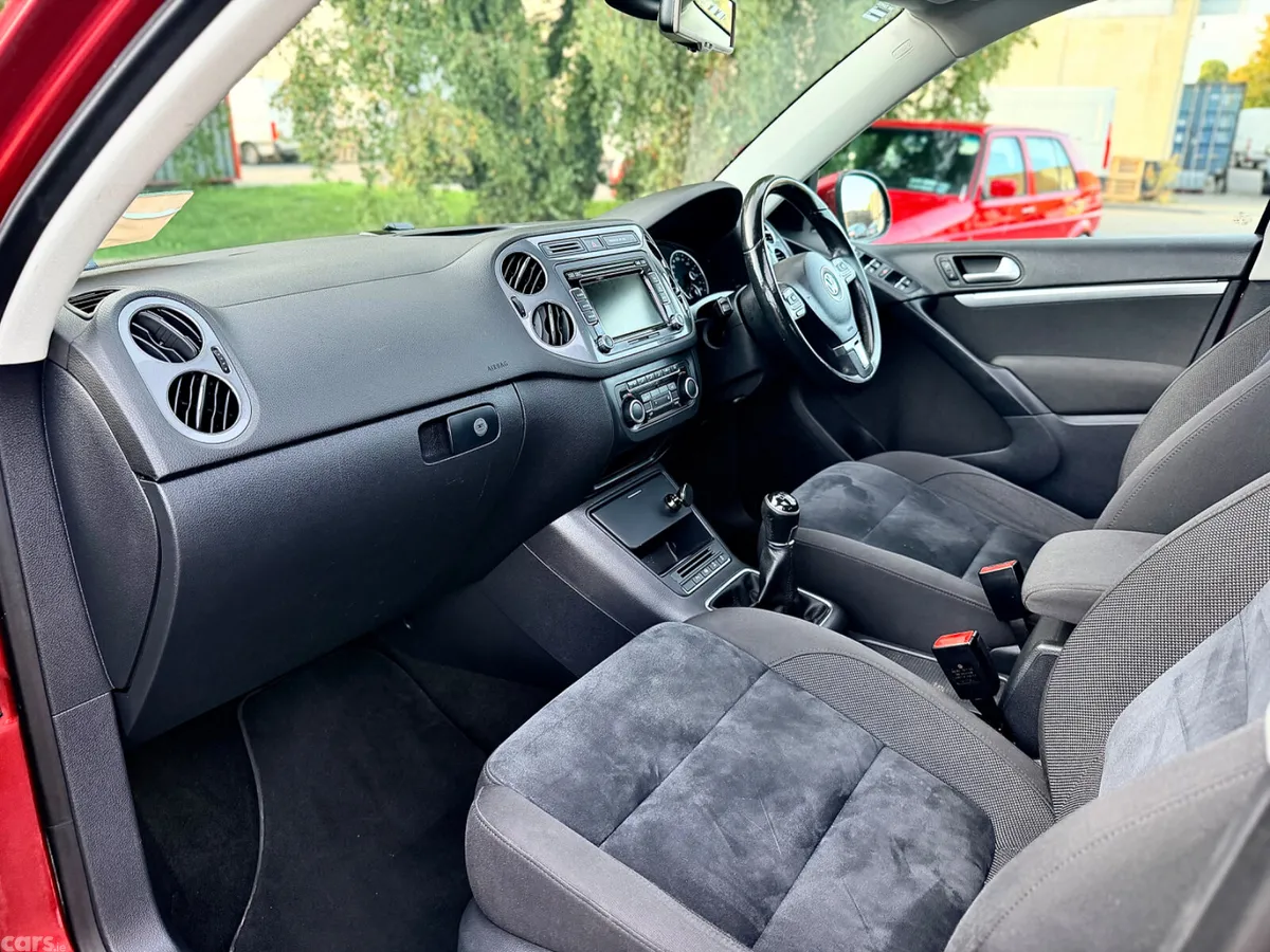 Volkswagen Tiguan SUV, Diesel, 2015, Red
