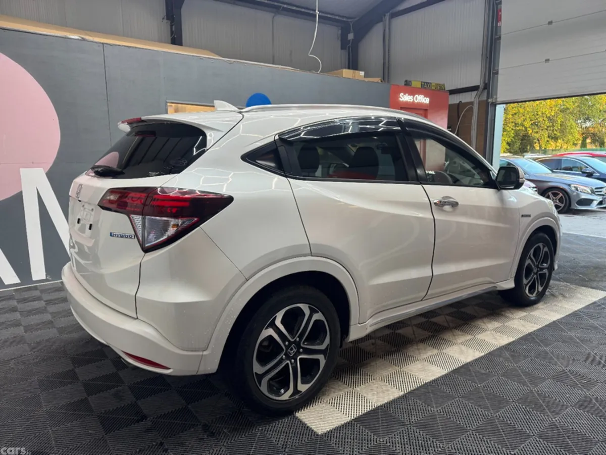Honda Vezel SUV, Petrol, 2018, White