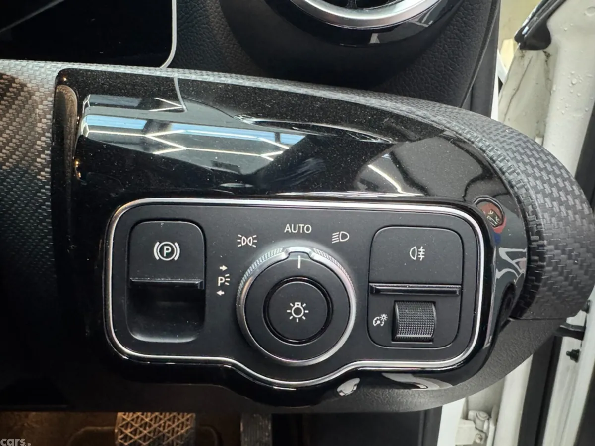 Mercedes-Benz A-Class Hatchback, Petrol, 2019, White